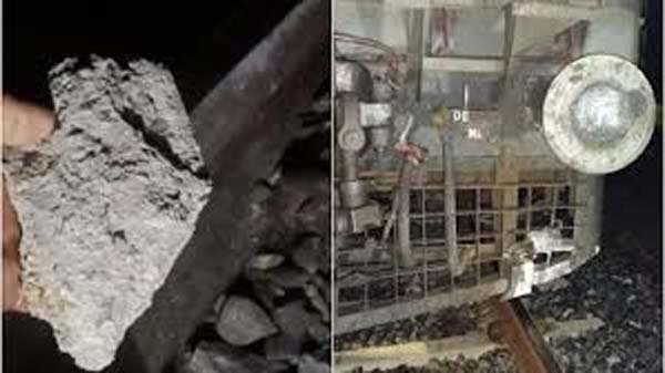 ट्रेन पलटाने की साजिश! ट्रैक पर मिले सीमेंट के बड़े-बड़े स्लैब, मचा हड़कंप