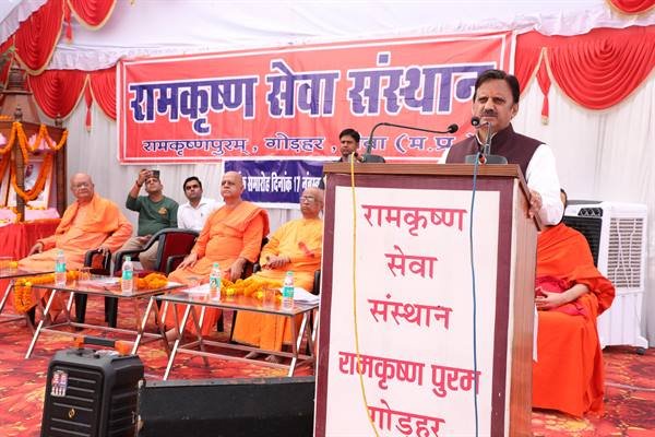 पीड़ित मानवता की सेवा