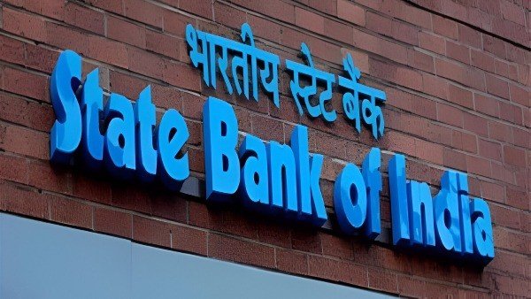 Sarkari Naukri: SBI में निकली 13000 से ज्यादा वैकेंसी, जानें कैसे करें अप्लाई