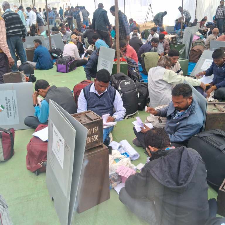 23 फरवरी को सुबह 7 बजे से रामचंद्रपुर और वाड्रफनगर में होगा मतदान