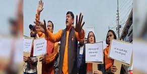 जम्मू-कश्मीर में शराब बैन की मांग तेज, PDP ने शुरू किया हस्ताक्षर अभियान