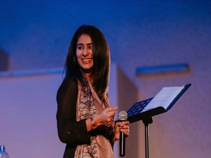 मुस्कुराओ गर्ल, नायब मिधा: जिसके हर अल्फाज़ छु लेते है हर किसी के दिल को