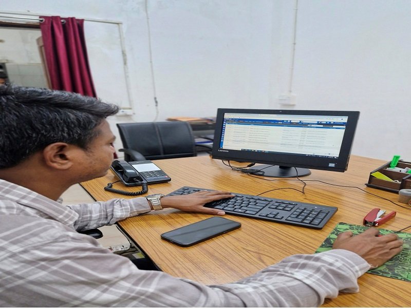 महासमुंद जिले में प्रशासनिक कामकाज हुआ समयबद्ध और पारदर्शी