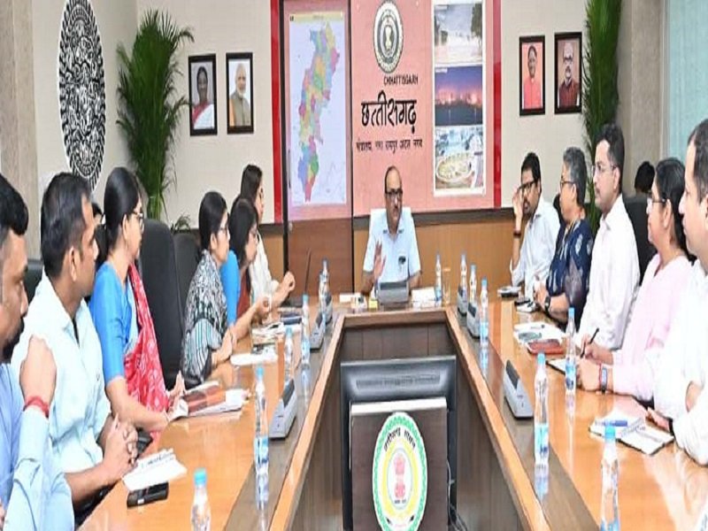 योजनाओं की प्रगति के संबंध में सचिवों को दिए निर्देश