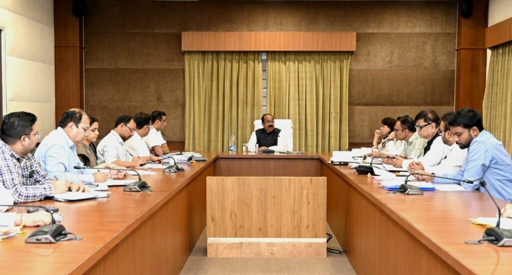 उप मुख्यमंत्री अरुण साव ने नगरीय प्रशासन विभाग के कार्यों की समीक्षा की