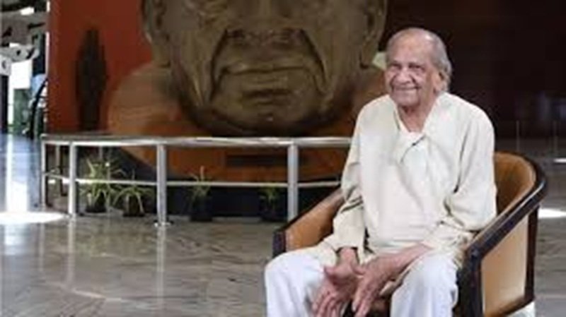 Statue of Unity के शिल्पकार राम सुतार का 100वें वर्ष में निधन…!