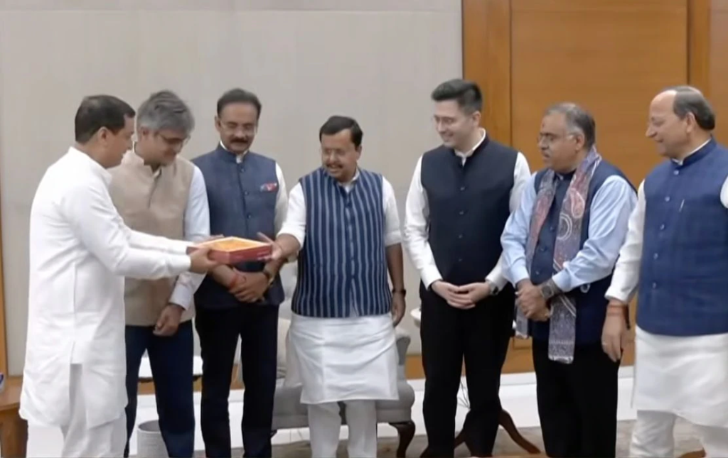 AAP में सबसे बड़ी बगावत…! BJP में शामिल हुए राघव चड्ढा…