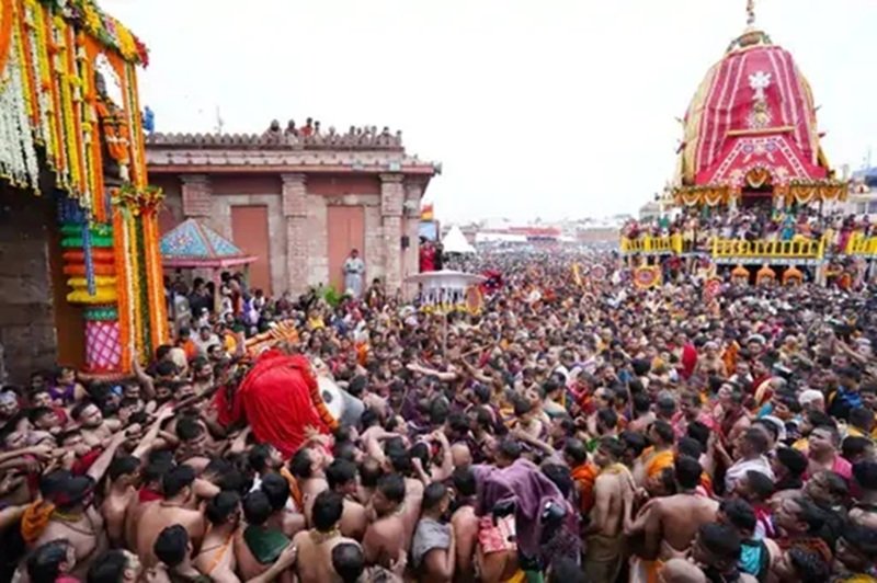 पुरी रथयात्रा में भगदड़, एक श्रद्धालु की मौत; मची अफरा-तफरी