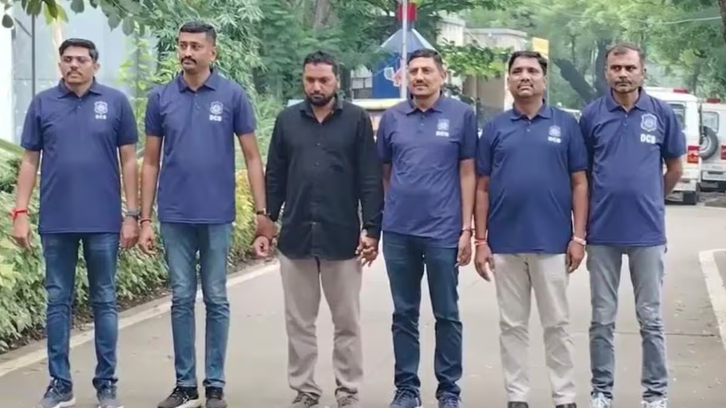 10 हजार का बकाया वेतन के लिए जला दी 14 दुकानें