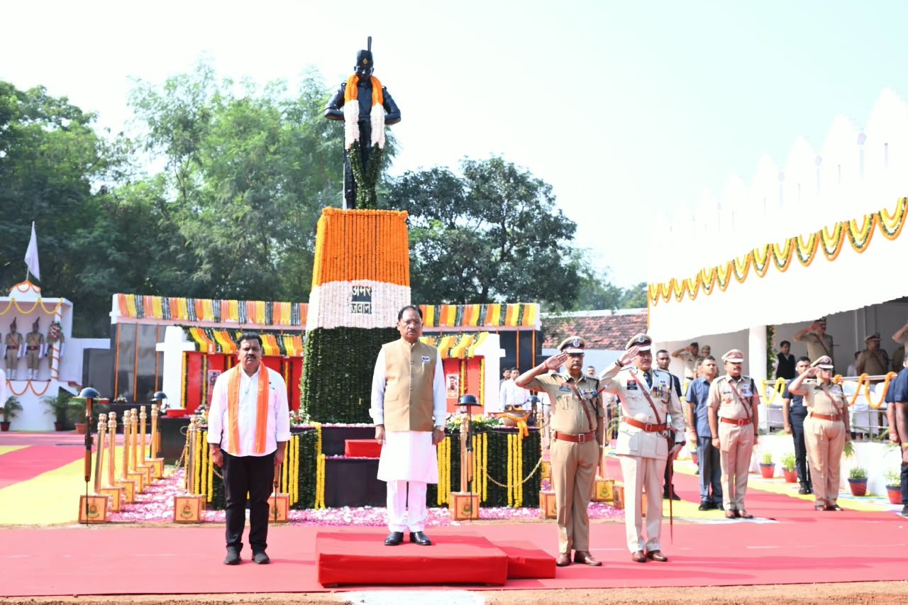 पुलिस स्मृति दिवस पर CM विष्णु देव साय ने शहीद जवानों को किया नमन