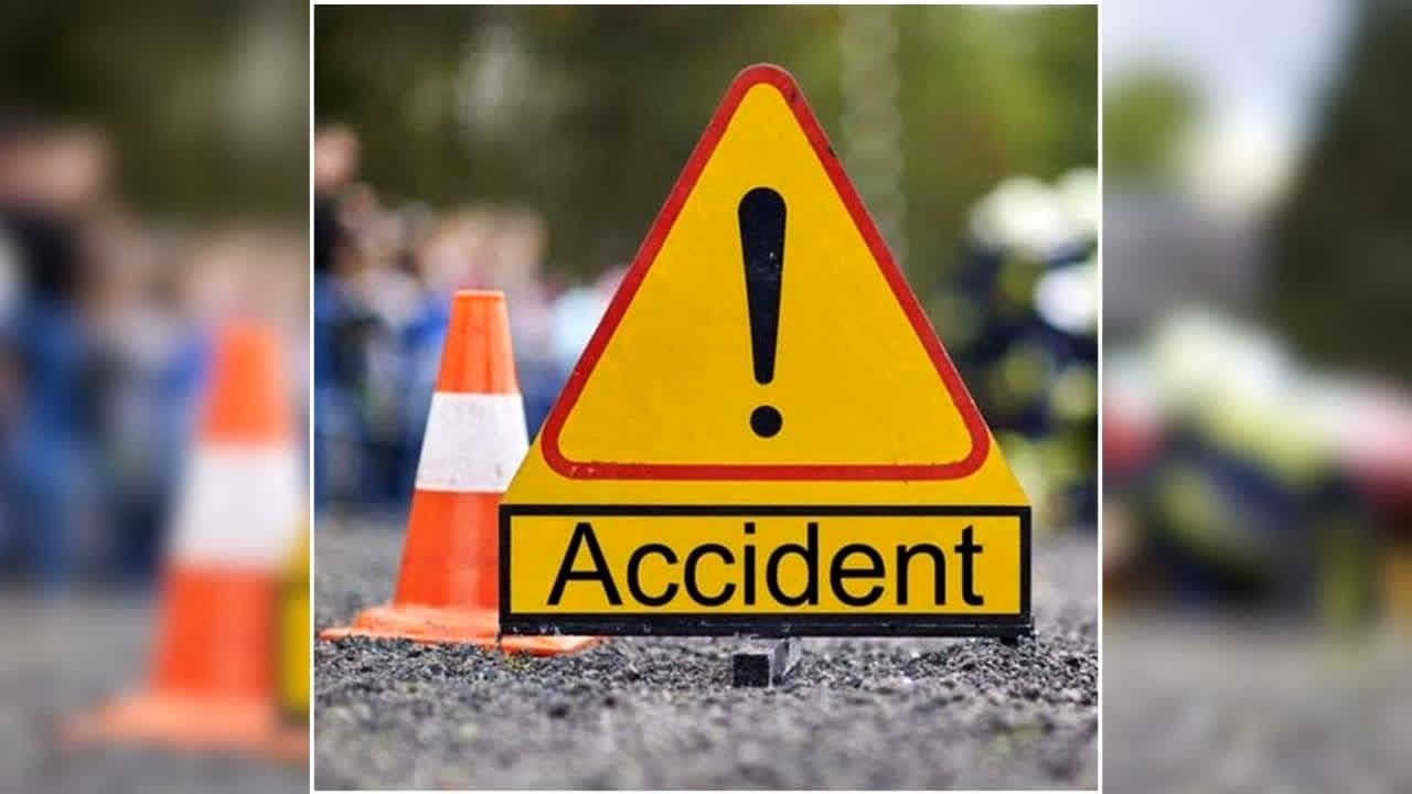 Road Accident News : खड़े ट्रेलर से टकराई SUV, 8 लोगों की मौत