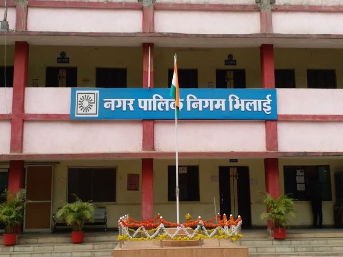 भिलाई पेवर ब्लॉक मामले में वसूली पर रोक, हाईकोर्ट ने कार्रवाई पर लगाई ब्रेक